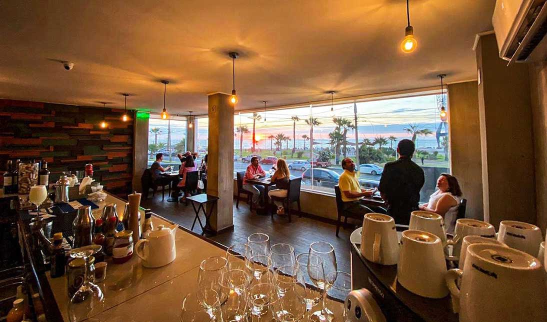 Sector gastronómico apunta a que modificación del toque de queda