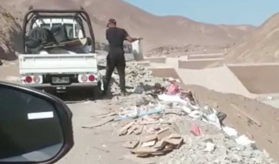 [VIDEO] Denuncian basural clandestino en Quebrada La Cadena en